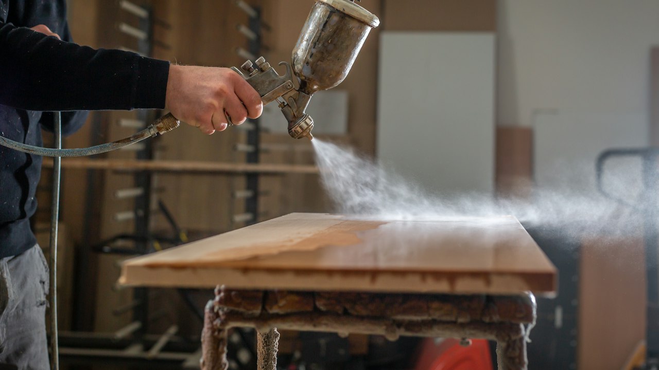 Kratzer in Möbeln reparieren